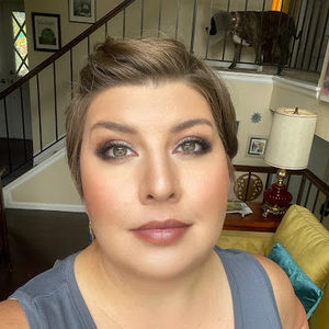 Meet your Posher, Alexandra